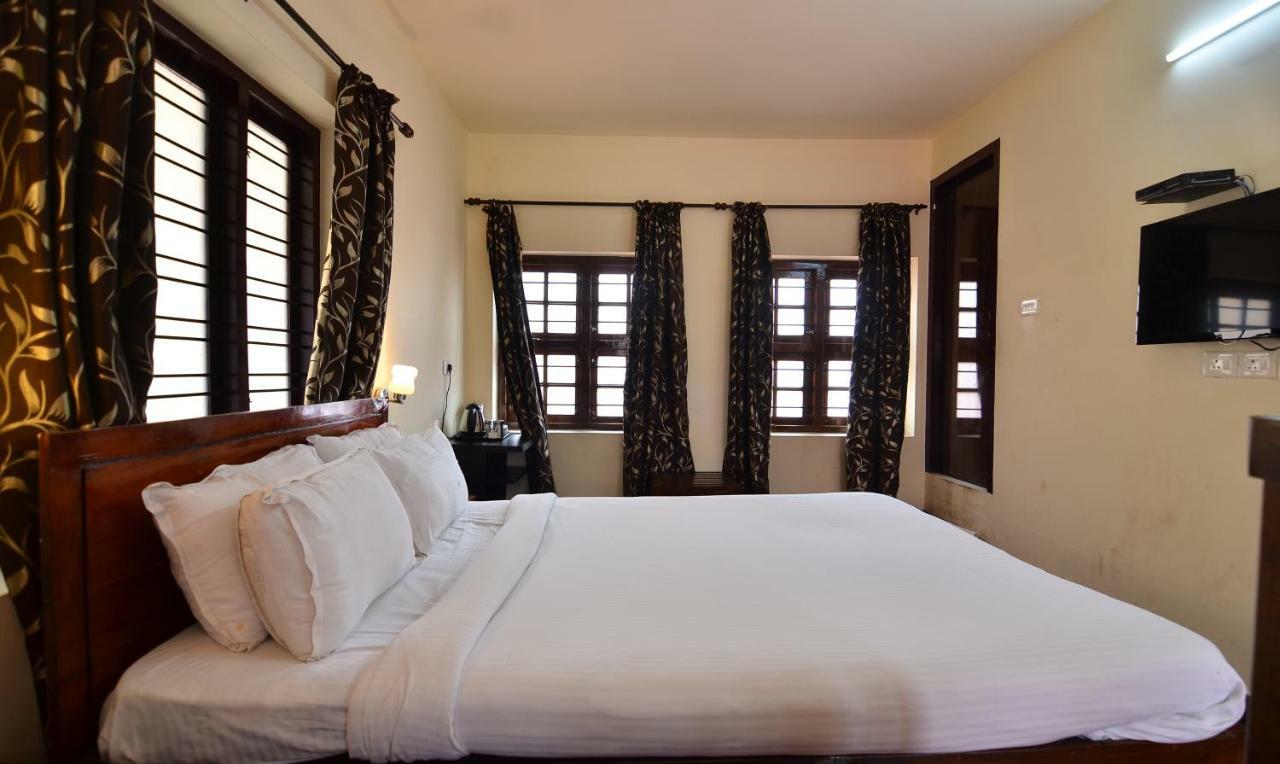 The Royal Heritage Hotel And Ayurvedic Center Thiruvananthapuram Εξωτερικό φωτογραφία