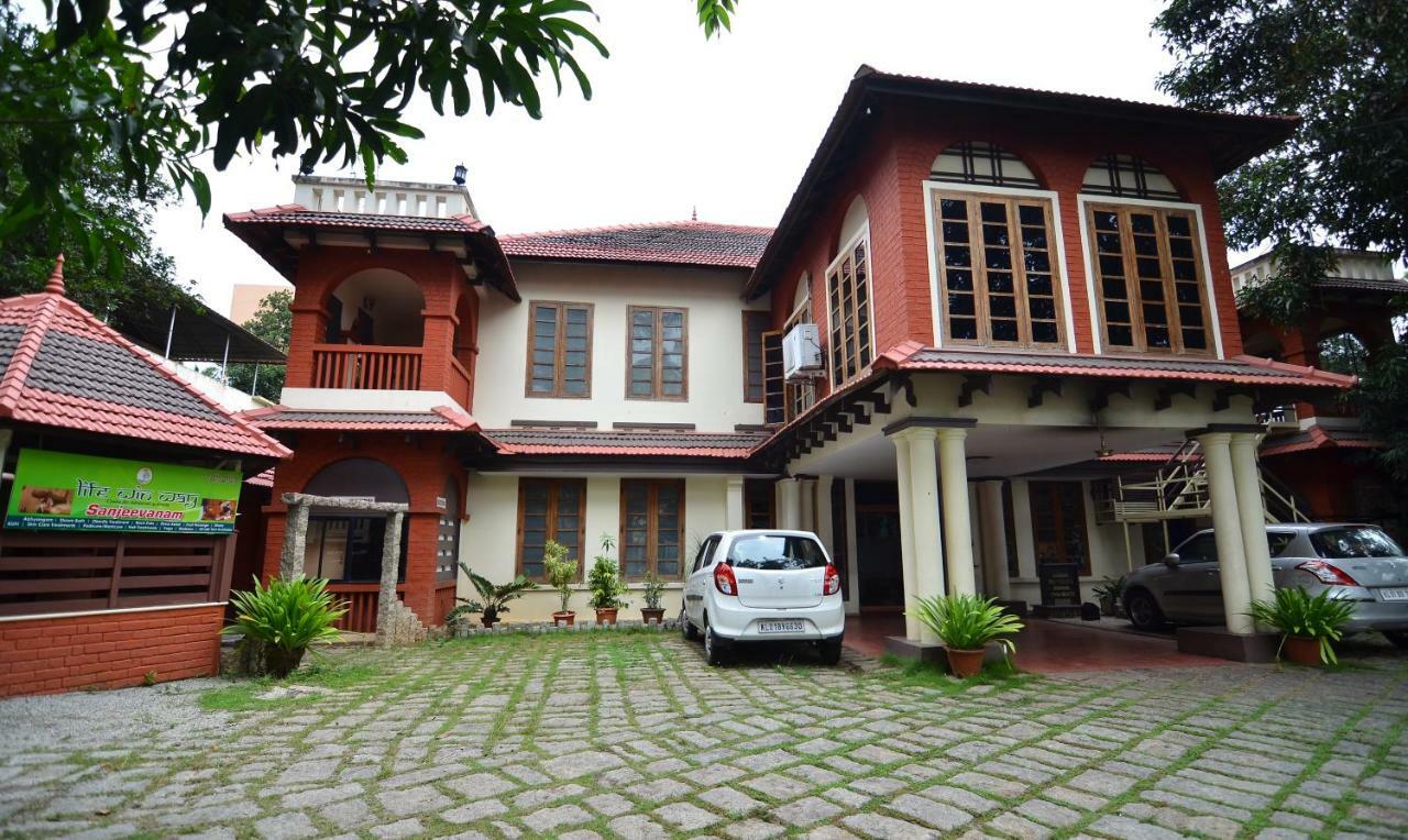 The Royal Heritage Hotel And Ayurvedic Center Thiruvananthapuram Εξωτερικό φωτογραφία