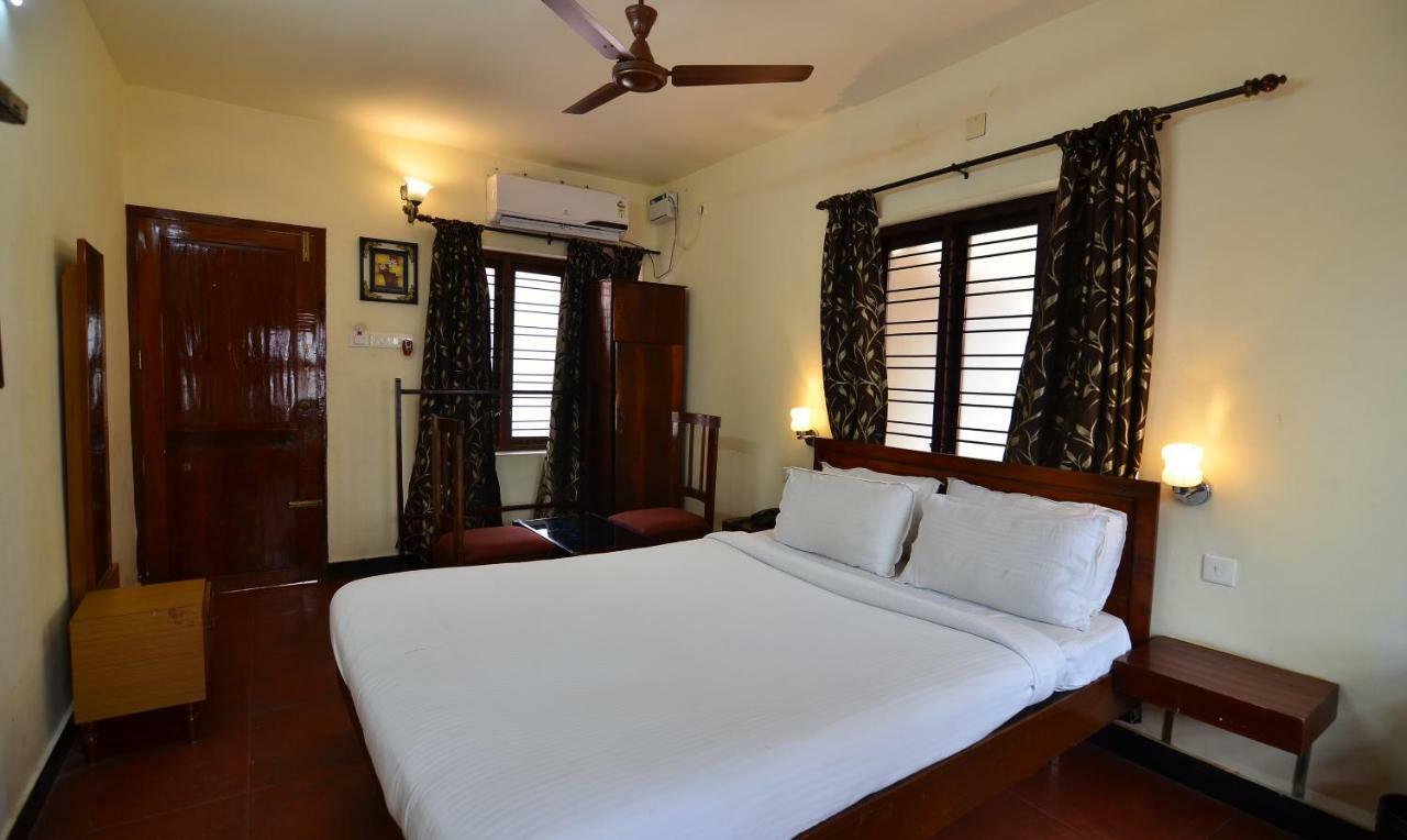 The Royal Heritage Hotel And Ayurvedic Center Thiruvananthapuram Εξωτερικό φωτογραφία