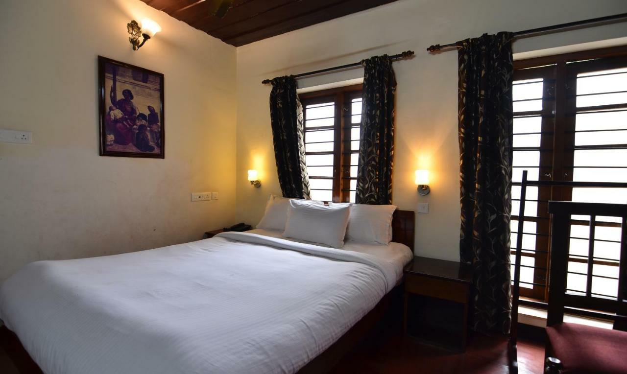 The Royal Heritage Hotel And Ayurvedic Center Thiruvananthapuram Εξωτερικό φωτογραφία